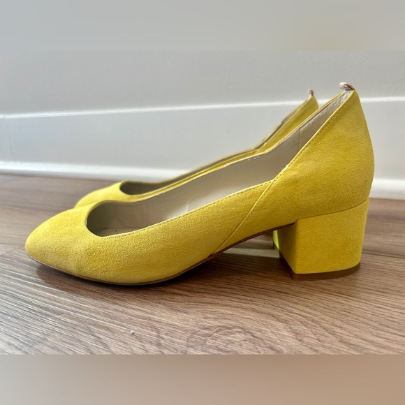 BODEN Yellow Suede Mid Heel Court Ladies Pump Size 37 (6.5 US) Block Chunky - Picture 8 of 9
